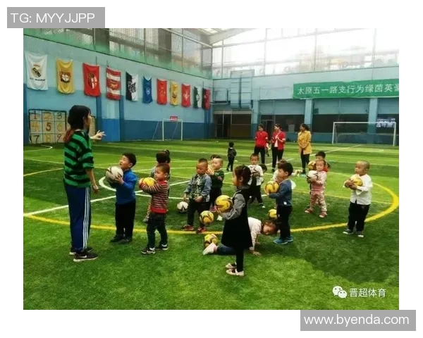 重庆足球队的转型之路与未来发展展望解析